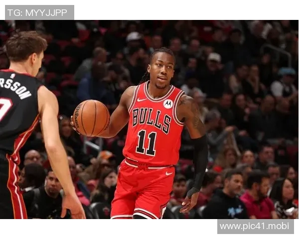 Shams：公牛已经将多苏穆交易至森林狼，得到迪林厄姆等