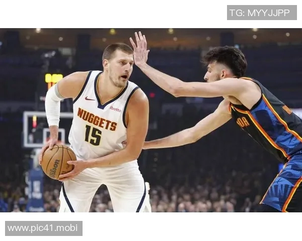 杨瀚森谈与约基奇热聊：我说我不是真想亲他，他说我是很棒的球员